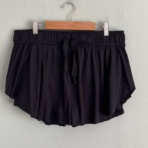 Free People Movement Women's Black Athletic Mini Skirt with shorts Size Large